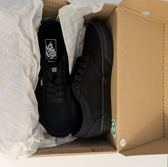 VANS - Picture 2 of 6